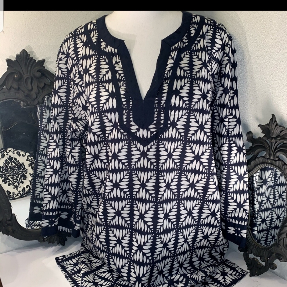 J. Crew Black & white patterned tunic. Size L